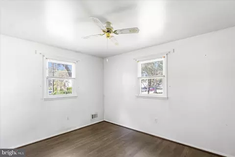 8261 Spring Knoll Dr, Pasadena, MD 21122 photo 18