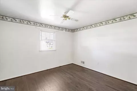 8261 Spring Knoll Dr, Pasadena, MD 21122 photo 20