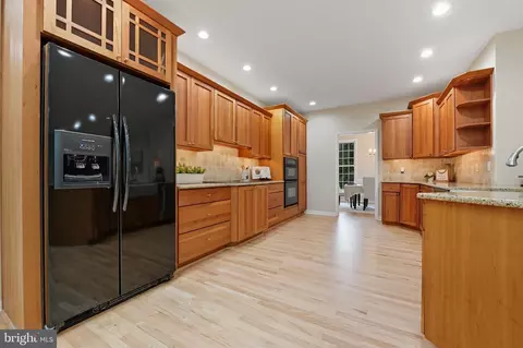 Kitchen - 3508 Marthas Vineyard Way, Edgewater, MD 21037 photo 3 of 4