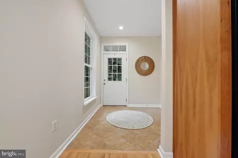 Entry Way - 3508 Marthas Vineyard Way, Edgewater, MD 21037 photo 6 of 8