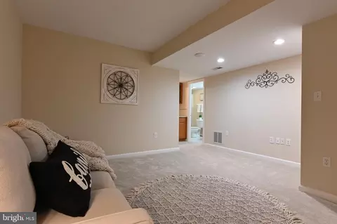 Living - 3508 Marthas Vineyard Way, Edgewater, MD 21037 photo 5 of 6