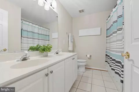Bath - 3508 Marthas Vineyard Way, Edgewater, MD 21037 photo 3 of 5