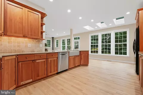 Kitchen - 3508 Marthas Vineyard Way, Edgewater, MD 21037 photo 2 of 4