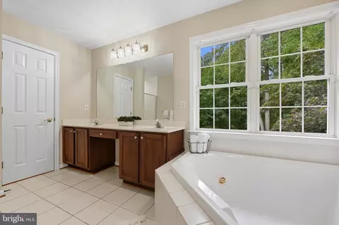 Entry Way - 3508 Marthas Vineyard Way, Edgewater, MD 21037 photo 8 of 8