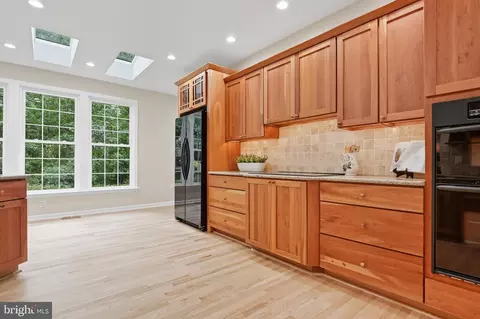 Kitchen - 3508 Marthas Vineyard Way, Edgewater, MD 21037 photo 1 of 4