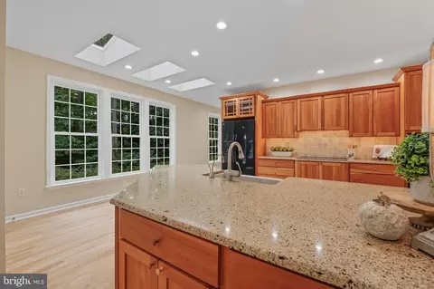 Kitchen - 3508 Marthas Vineyard Way, Edgewater, MD 21037 photo 4 of 4