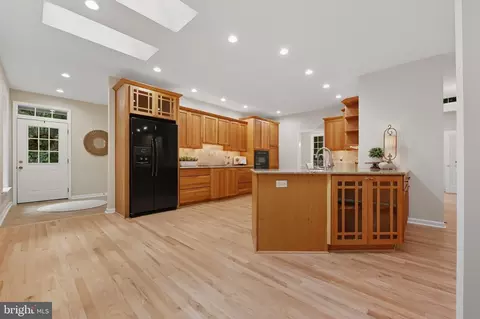 Entry Way - 3508 Marthas Vineyard Way, Edgewater, MD 21037 photo 2 of 8