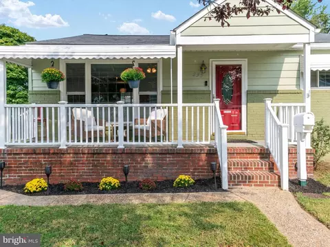 232 Carvel Rd, Pasadena, MD 21122
