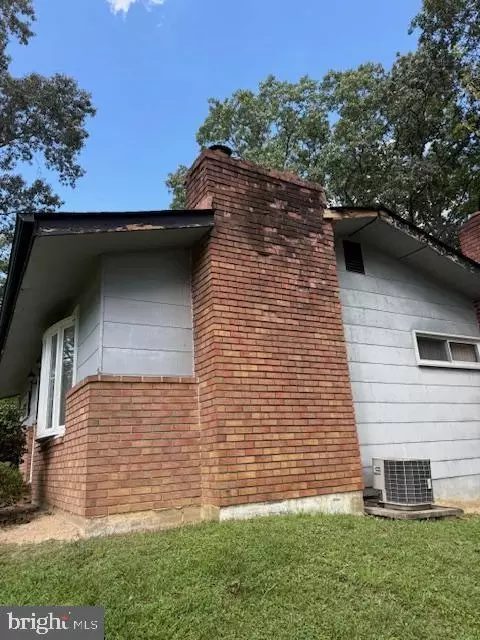 Exterior - 513 Sunset Knoll Rd, Pasadena, MD 21122 photo 8 of 9