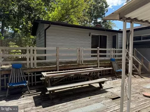 Exterior - 513 Sunset Knoll Rd, Pasadena, MD 21122 photo 3 of 9