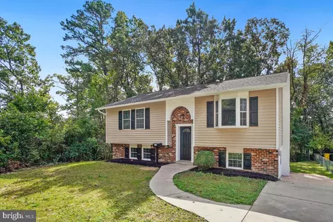 225 Shana Rd, Glen Burnie, MD 21060
