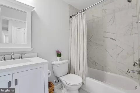Bath - 7810 Shelbourne, Pasadena, MD 21122 photo 5 of 5