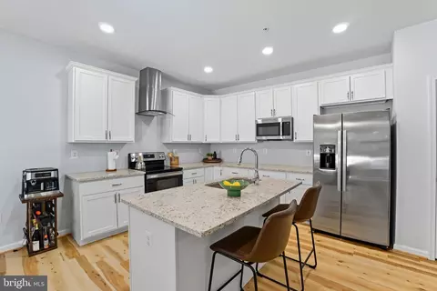 Kitchen - 7810 Shelbourne, Pasadena, MD 21122 photo 2 of 2