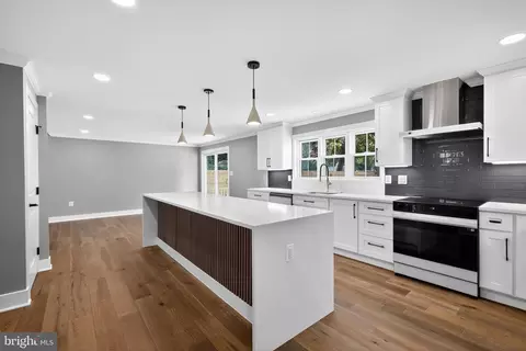 Kitchen - 1 Tucker St, Annapolis, MD 21401 photo 2 of 2