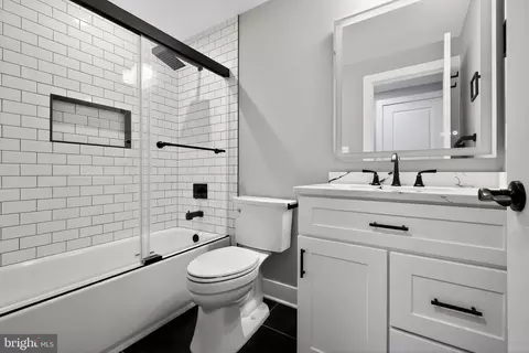 Bath - 1 Tucker St, Annapolis, MD 21401 photo 1 of 2