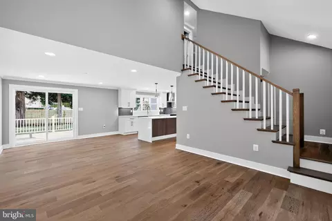 Entry Way - 1 Tucker St, Annapolis, MD 21401 photo 4 of 9