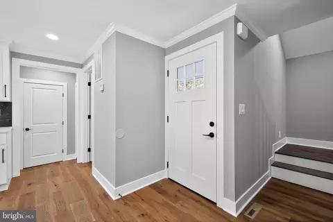 Entry Way - 1 Tucker St, Annapolis, MD 21401 photo 5 of 9