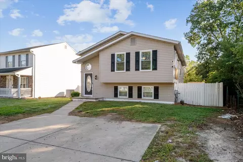 Exterior - 7833 E Shore Rd, Pasadena, MD 21122 photo 8 of 10