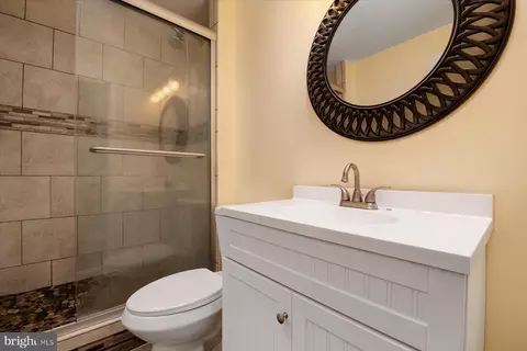 Bath - 7833 E Shore Rd, Pasadena, MD 21122 photo 2 of 2
