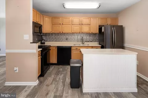 Kitchen - 7833 E Shore Rd, Pasadena, MD 21122 photo 1 of 2