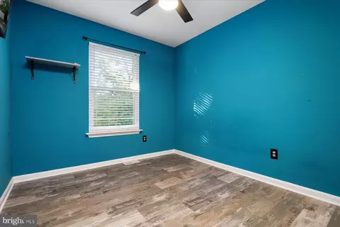 Bedroom - 7833 E Shore Rd, Pasadena, MD 21122 photo 1 of 1