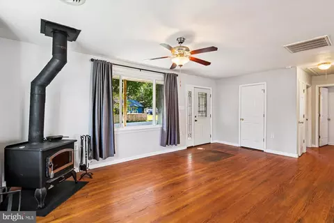 Living - 1166 Cedar Ave, Shady Side, MD 20764 photo 3 of 5