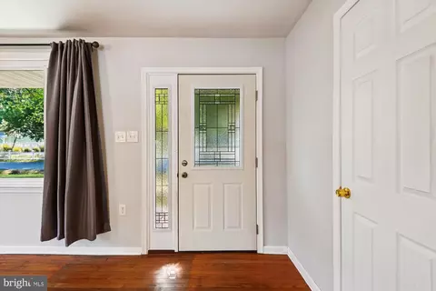 Entry Way - 1166 Cedar Ave, Shady Side, MD 20764 photo 4 of 9