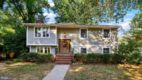 144 Island View Dr, Annapolis, MD 21401