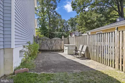Exterior - 2107 Shore Dr, Edgewater, MD 21037 photo 3 of 3