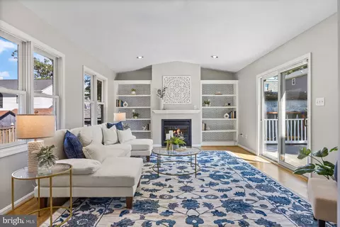 Living - 2107 Shore Dr, Edgewater, MD 21037 photo 1 of 3