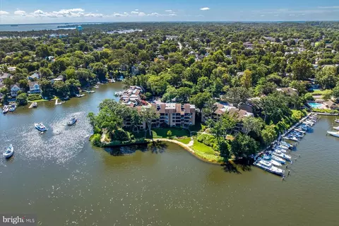 14 President Point Dr #A1, Annapolis, MD 21403