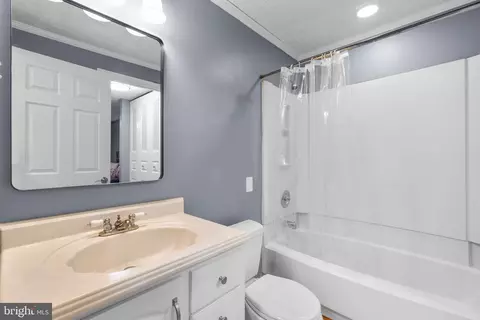 7913 Wellesley Ct, Pasadena, MD 21122 photo 12