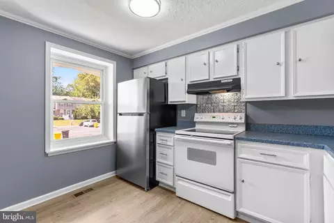 7913 Wellesley Ct, Pasadena, MD 21122 photo 8