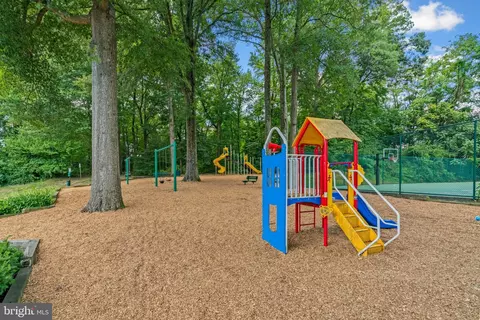 7913 Wellesley Ct, Pasadena, MD 21122 photo 30