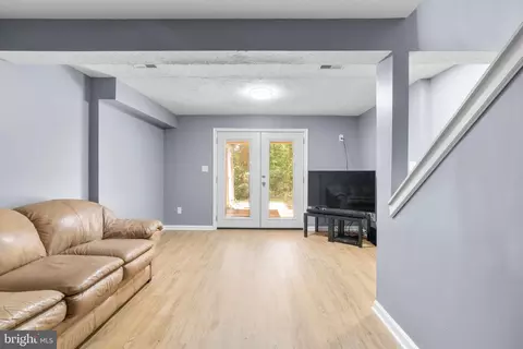 7913 Wellesley Ct, Pasadena, MD 21122 photo 19