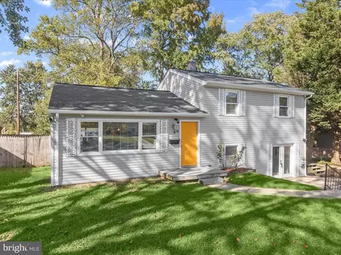 4 Ridgely Rd, Glen Burnie, MD 21061
