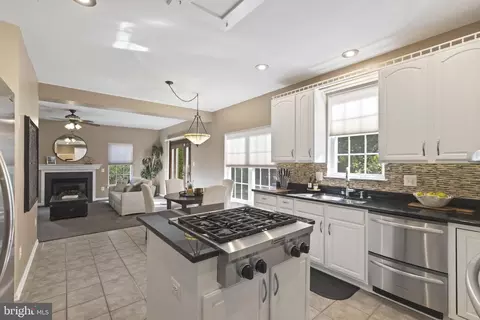 8040 Flora Ln, Pasadena, MD 21122 photo 7