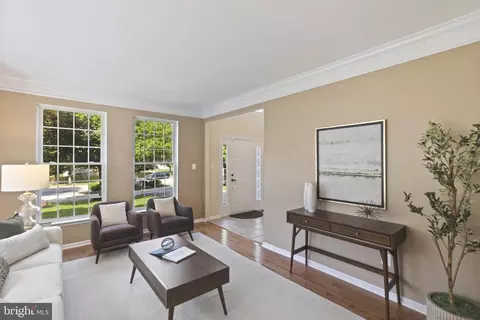 8040 Flora Ln, Pasadena, MD 21122 photo 3