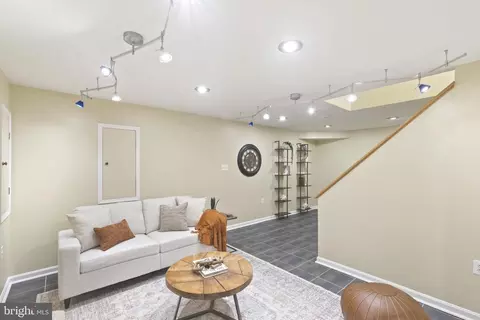 8040 Flora Ln, Pasadena, MD 21122 photo 22