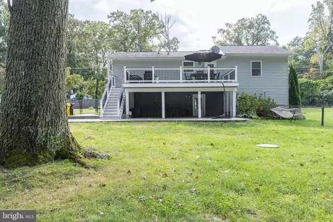 8023 Belhaven Ave, Pasadena, MD 21122 photo 10