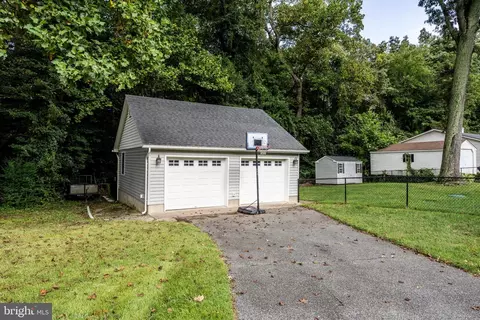 8023 Belhaven Ave, Pasadena, MD 21122 photo 8