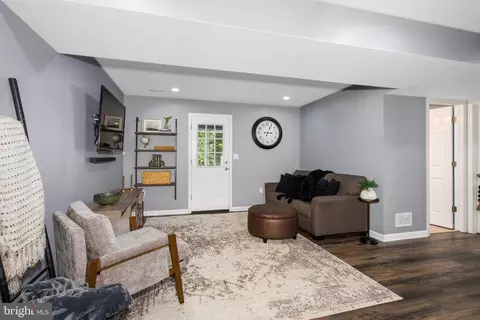 8023 Belhaven Ave, Pasadena, MD 21122 photo 25