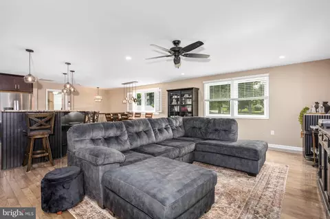 8023 Belhaven Ave, Pasadena, MD 21122 photo 9