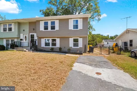 655 Cadbury Dr, Odenton, MD 21113 photo 2