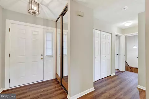 Entry Way - 1012 Mastline Dr, Annapolis, MD 21401 photo 1 of 8