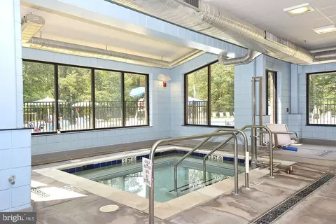 Exterior - 1012 Mastline Dr, Annapolis, MD 21401 photo 13 of 15