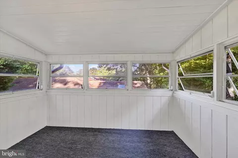 Exterior - 1012 Mastline Dr, Annapolis, MD 21401 photo 5 of 15