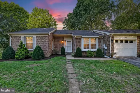 Exterior - 1012 Mastline Dr, Annapolis, MD 21401 photo 2 of 15