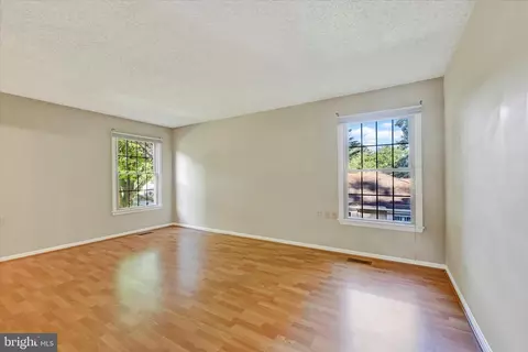 Living - 1012 Mastline Dr, Annapolis, MD 21401 photo 5 of 5