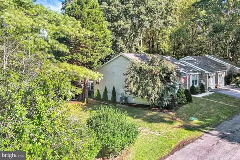 View/Area - 1012 Mastline Dr, Annapolis, MD 21401 photo 3 of 8